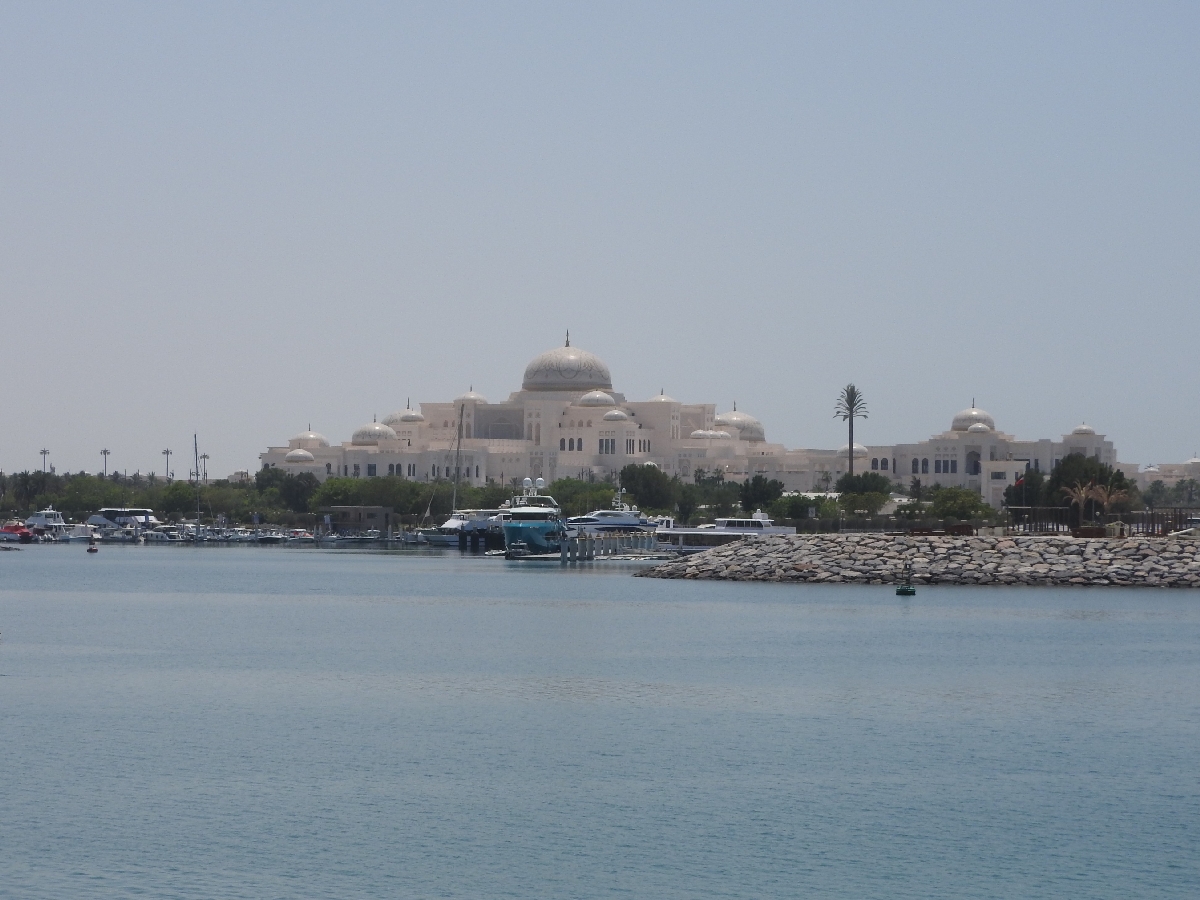 58 ABU DHABI Lungomare